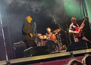 I Sikitikis festeggiano 25 anni sul palco di Ateneika