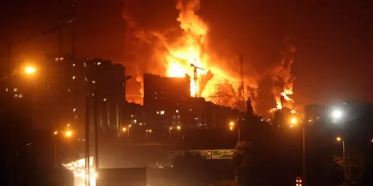 Contrattacco iraniano su Israele, le vittime sono 10. Houthi, ‘lanciati diversi missili su Israele’