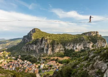 Artisti da tutto il mondo a Ulassai nel segno di Maria Lai