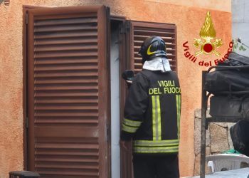 Fiamme in abitazione ad Arzachena: intervento dei Vigili del Fuoco