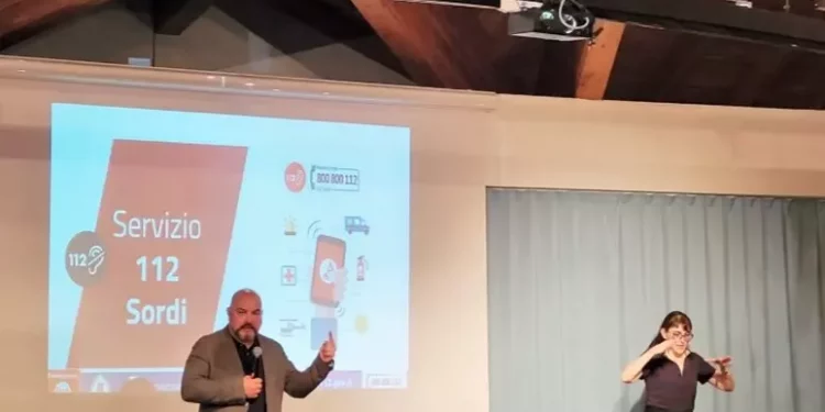 Grazie a un’app il 112 diventa accessibile anche alle persone sorde