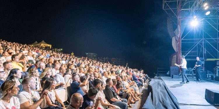 Successo dei Tiromancino a Tharros: 25 anni di canzoni, una notte di emozioni