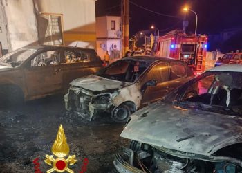 Siniscola, in fiamme autocarrozzeria nella notte