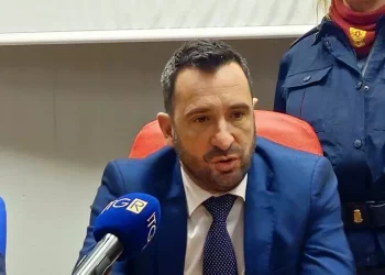 Estorsione a broker di Olbia con metodi mafiosi, due arresti