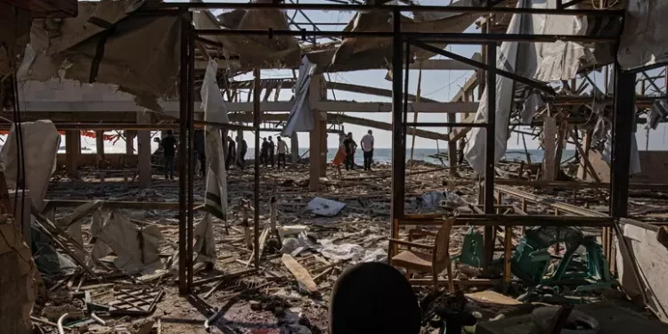 The Guardian, ‘Israele ha lanciato bomba illegale su Gaza’