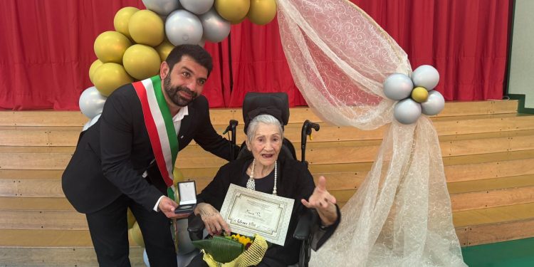 Cagliari celebra i 100 anni di Maria Piu testimone di un secolo di storia