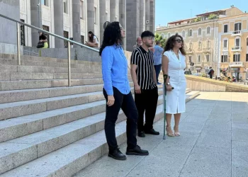 Ragazza morta 30 anni fa, periti a lavoro su vestiti, caccia a dna