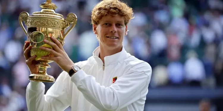 Wimbledon: Sinner nella storia, batte Alcaraz in 4 set e trionfa sull’erba di Londra