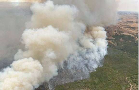 Fiamme a Villacidro: l’incendio prosegue da 24 ore