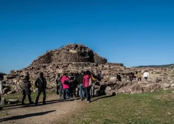 Barumini link, treno e bus per visitare la reggia nuragica