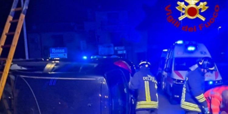 Calangianus, auto si ribalta: cinque feriti tra cui una bambina