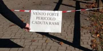 Forte vento, chiusura di cimiteri e parchi a Cagliari
