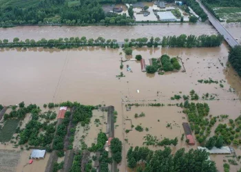Forti piogge a Pechino, 30 morti e 80 mila sfollati