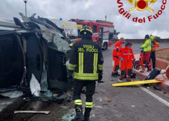Arzachena, fuoristrada precipita dai tornanti e si ribalta: un ferito grave