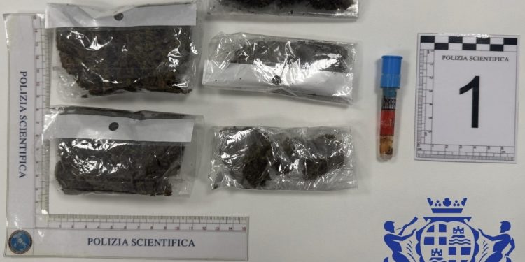 Cagliari, la Polizia Locale arresta un 25 anni per spaccio di stupefacenti