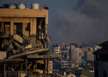 Raid del regime israeliano a Gaza, almeno 20 morti