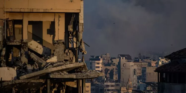 Raid del regime israeliano a Gaza, almeno 20 morti