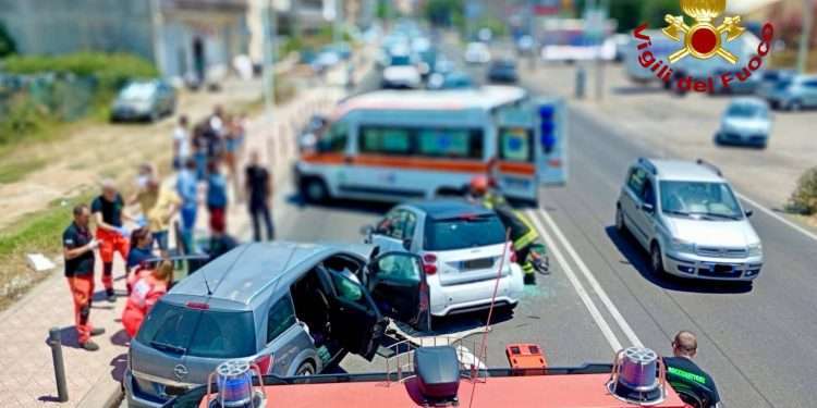 Grave incidente a Quartu, frontale tra due auto