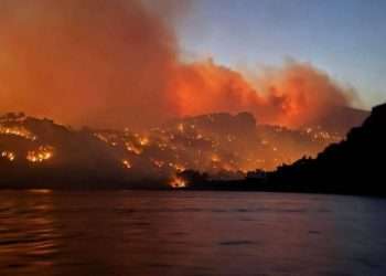 Allarme incendi in Grecia, in partenza anche due canadair dall’Italia