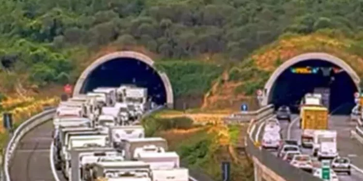 Incidente nella galleria della Variante di valico, tre morti