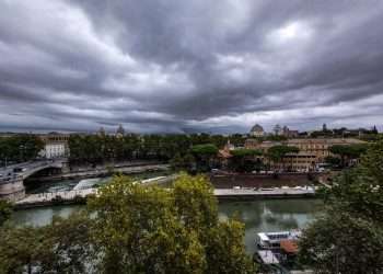 Maltempo sull’Italia da Nord a Sud, allerta gialla in 12 regioni