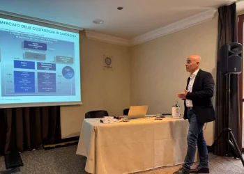 Si ferma la crescita del settore edile, reggono opere pubbliche