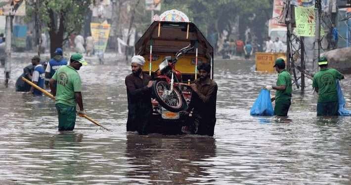 Piogge monsoniche in India, 33 persone morte