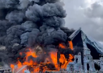 Fiamme al Tomorrowland, un incendio distrugge il palco principale