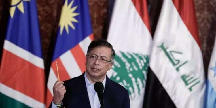 Petro: “la Colombia deve uscire dalla Nato”