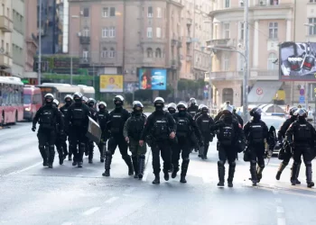 Proteste in Serbia, incidenti e tafferugli nella notte