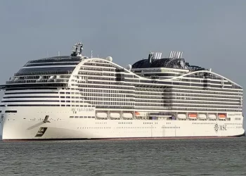 Ripartita la Msc in avaria, in navigazione verso Napoli