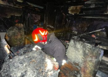 Cala Gonone, prende fuoco un camper: in azione i Vigili del Fuoco