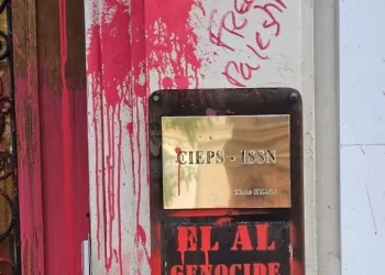 ‘Genocide Airlines’, imbrattata la sede di El Al a Parigi