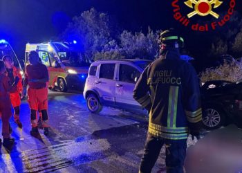 Arzachena, scontro frontale tra due auto: 6 feriti