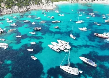 Codacons, multe ridicole per l’invasione di yacht a La Maddalena
