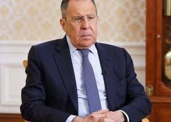 Lavrov: “La Nato oggi è guidata da pazzi”