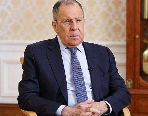 Lavrov: “La Nato oggi è guidata da pazzi”