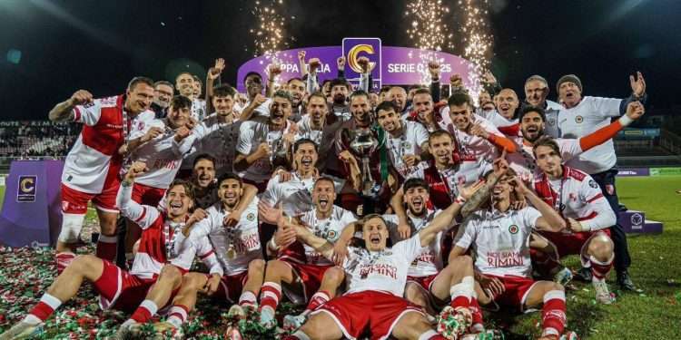 Il Rimini Calcio è nel caos e allora scende in campo direttamente il sindaco