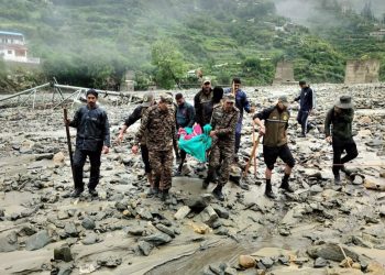 Valanga di fango spazza via un intero villaggio indiano, centinaia i dispersi