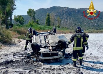 Muravera, si ribaltano con l’auto: due feriti gravi