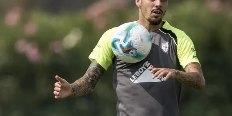 Calcio, prosegue la preparazione del Cagliari contro la Fiorentina