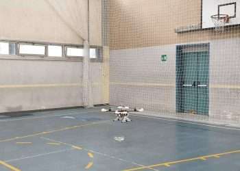 Follie in Lituania: ai bambini si insegna ad usare i droni, “per difendersi dalla Russia”