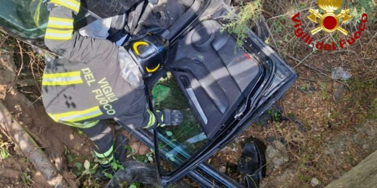 Brutto incidente sulla SP 2 tra Villamassargia e Siliqua: un ferito trasportato in ospedale