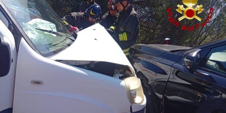 Scontro frontale ad Arzachena: feriti trasportati in ospedale