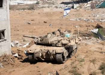 Nuovi raid israeliani su Gaza sulle tende di sfollati. Fonti mediche: quattro bambini uccisi a Khan Younis