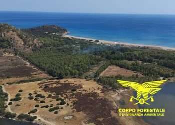 Fiamme a Muravera, sul posto l’elicottero del corpo forestale