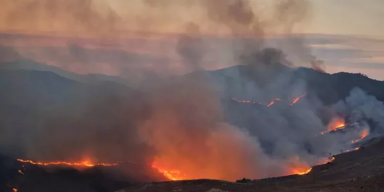 In Grecia continua la lotta contro i numerosi incendi