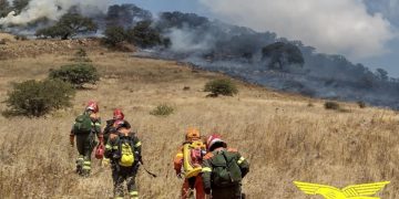 Fiamme in Sardegna, 16 incendi nelle ultime ore