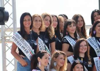 Riccione palcoscenico della bellezza italiana, centinaia di ragazze alla finale nazionale di Miss Reginetta