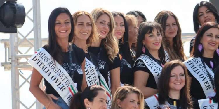 Riccione palcoscenico della bellezza italiana, centinaia di ragazze alla finale nazionale di Miss Reginetta